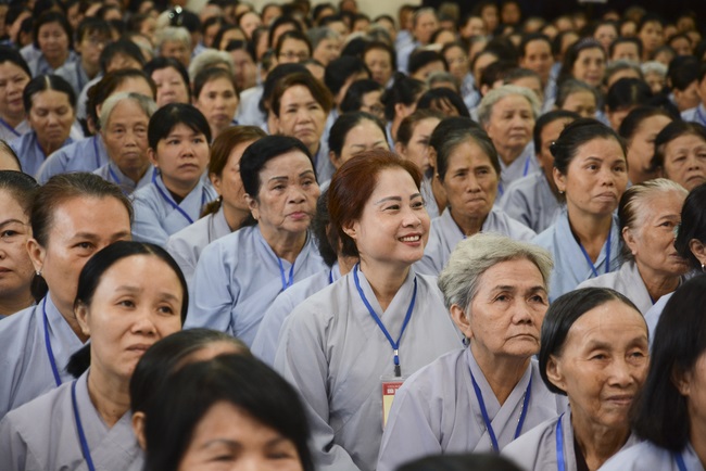 “HOW TO TAKE THE RIGHT PRAYING IN BUDDHISM” Dharma Talk in the 89th Seven-Day Retreat